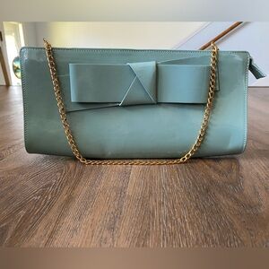 ☘️Hobbs London patent leather, bow purse, brass hardware